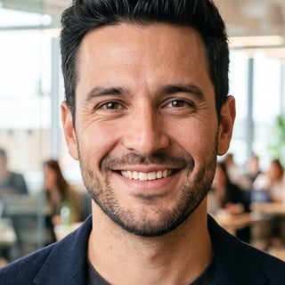 Sebastián Velasco, Grupo Yive